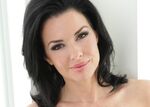 Veronica Avluv